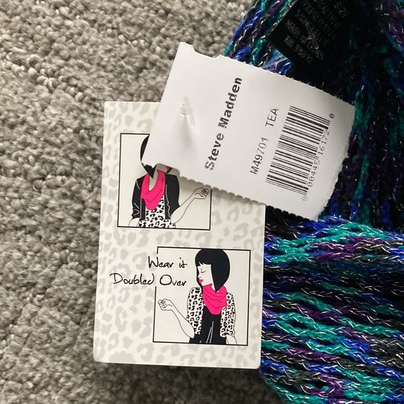 Steve Madden Mini Fishnet Infinity Scarf - Picture 6 of 7